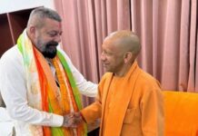 ਬਾਲੀਵੁੱਡ ਦੇ ਮਸ਼ਹੂਰ ਅਦਾਕਾਰ ਸੰਜੇ ਦੱਤ ਨੇ ਮੁੱਖ ਮੰਤਰੀ ਯੋਗੀ ਆਦਿੱਤਿਆਨਾਥ ਨਾਲ ਕੀਤੀ ਮੁਲਾਕਾਤ