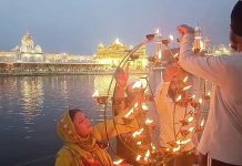 ਪ੍ਰਕਾਸ਼ ਪੁਰਬ ’ਤੇ ਰੌਸ਼ਨੀਆਂ ਨਾਲ ਜਗਮਗਾਇਆ ਸ੍ਰੀ ਹਰਿਮੰਦਰ ਸਾਹਿਬ, ਅਲੌਕਿਕ ਆਤਸ਼ਬਾਜ਼ੀ ਨੇ ਮੋਹੀ ਸੰਗਤ