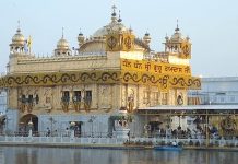 ਫੁੱਲਾਂ ਨਾਲ ਸਜਿਆ ਸੱਚਖੰਡ ਸ੍ਰੀ ਦਰਬਾਰ ਸਾਹਿਬ, ਦਰਸ਼ਨਾਂ ਲਈ ਵੱਡੀ ਗਿਣਤੀ ‘ਚ ਪਹੁੰਚੀ ਸੰਗਤ
